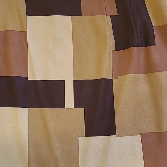 Womans Geometric Patterned Skirt - Brown and Tan - Picture 3 of 6